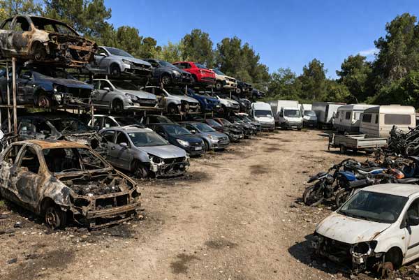 Véhicules hors d'usage repris par Multigan épaviste dans le Gard : voitures, utilitaires, camping-cars